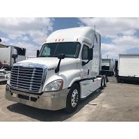 2012 freightliner cascadia sleeper tractor