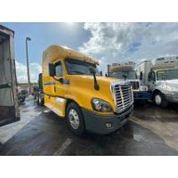 2013 sleeper tractor freightliner cascadia