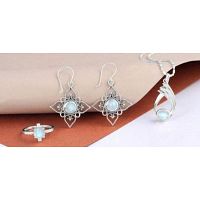 Beautiful Moonstone Jewelry at Factory Price For Women